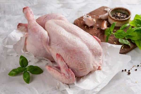 Flooded with Fowl: Unregulated Chicken Raises Concerns in Kashmir Markets