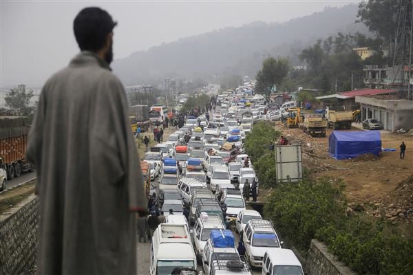 Stranded Travelers, Essential Supplies Delayed: Jammu-Srinagar Highway Remains Shut for Second Consecutive Day
