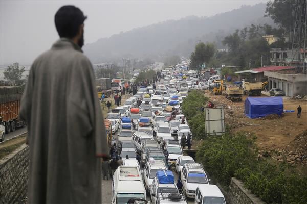 Stranded Travelers, Essential Supplies Delayed: Jammu-Srinagar Highway Remains Shut for Second Consecutive Day