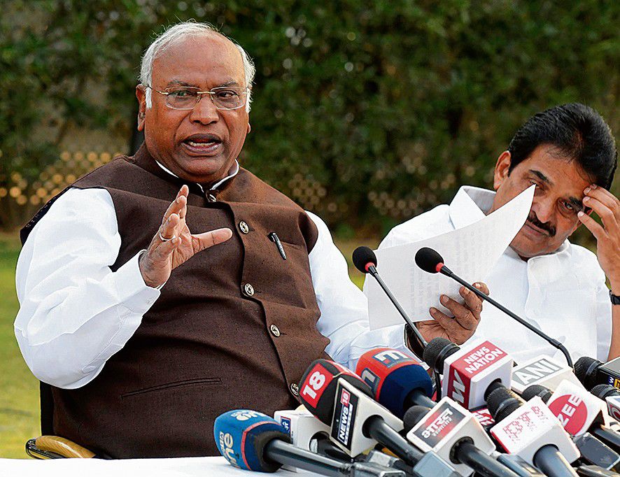 Kharge's Jibe: 'Modi ki Chinese Guarantee' Amid Stir in Ladakh