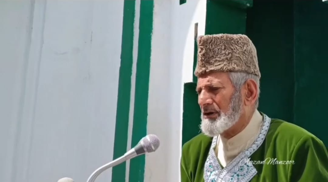 Hazratbal Imam Relieved of Duties Amid Conversion Controversy