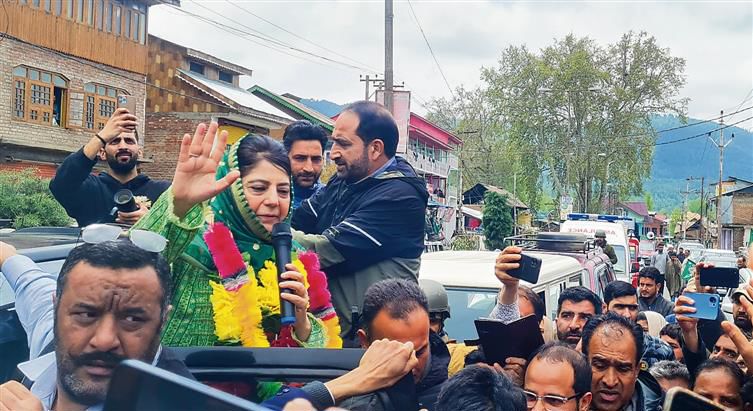 Mehbooba Vows to Reclaim 'Snatched' Rights in Kashmir