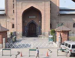 Mirwaiz Placed Under House Arrest on Jumat-ul-Vida; Jamia Closed: Anjuman Auqaf Reports