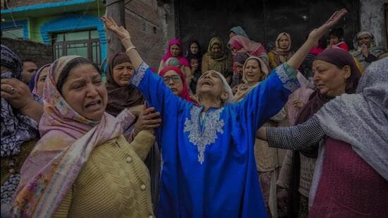 Tragedy in Srinagar: Schoolchildren Among 6 Killed in Boat Capsizing