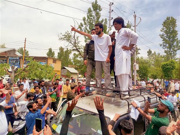 Baramulla’s Game Changer: Wild Card Candidate Shakes Up Political Pitch
