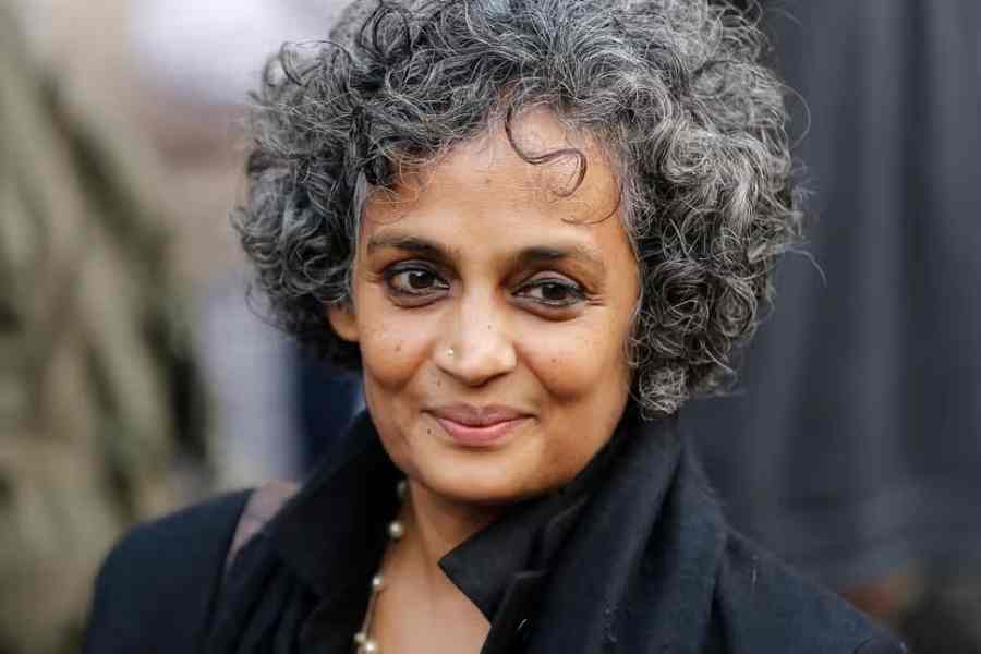 Opposition and BJP Clash Over Delhi L-G's Action Against Arundhati Roy