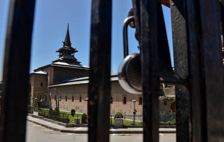 Eid Gaiety in Kashmir Amid Prayer Restrictions: Jamia Masjid & EidGah Silent