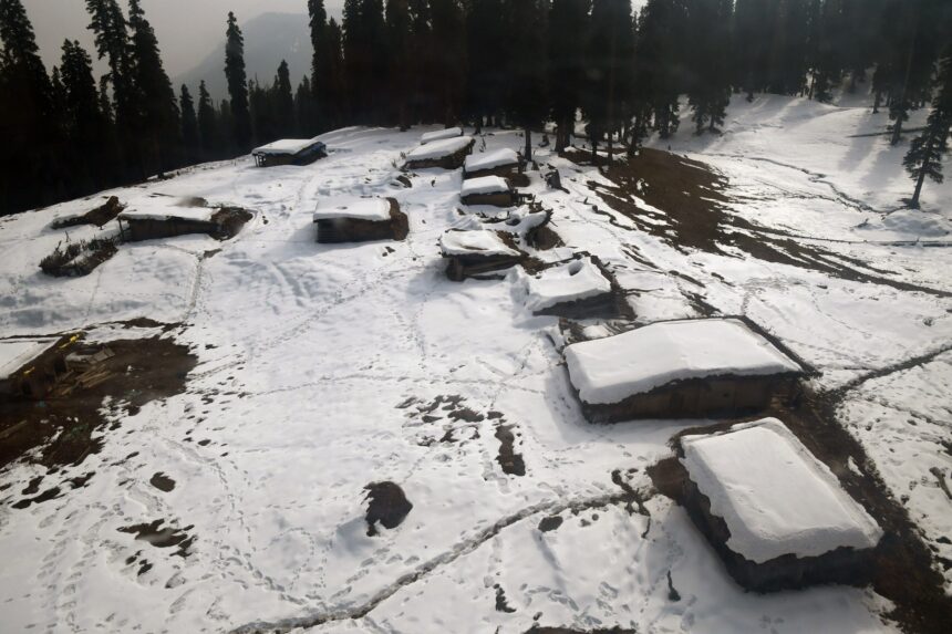 Kashmir Witnesses June Snowfall Amid Intermittent Rains