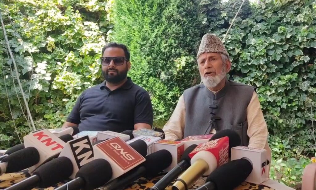 Embracing Faith: Ex-Imam Defends Voluntary Conversion to Islam; Challenges Waqf Board’s Decision