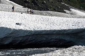 Kashmir's Cool Crown Melts: Climate Blamed for Record-Breaking Heat