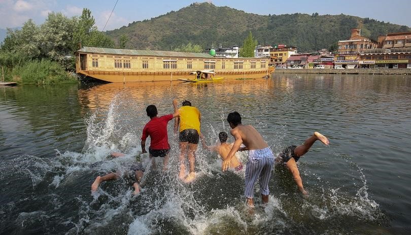 Srinagar Beats Jammu's Heat, But Relief is Coming Soon