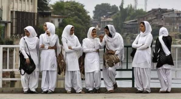 Kashmir Schools Reopen Amid Scorching Heat, Parents Demand Extension