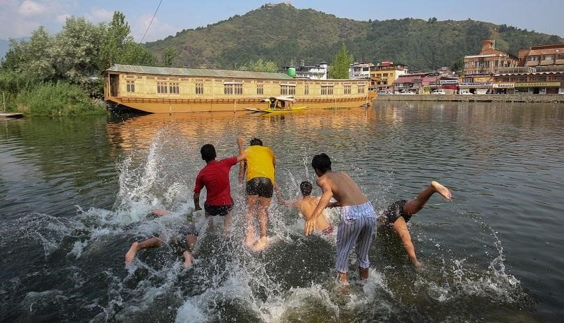 Srinagar Beats Jammu's Heat, But Relief is Coming Soon