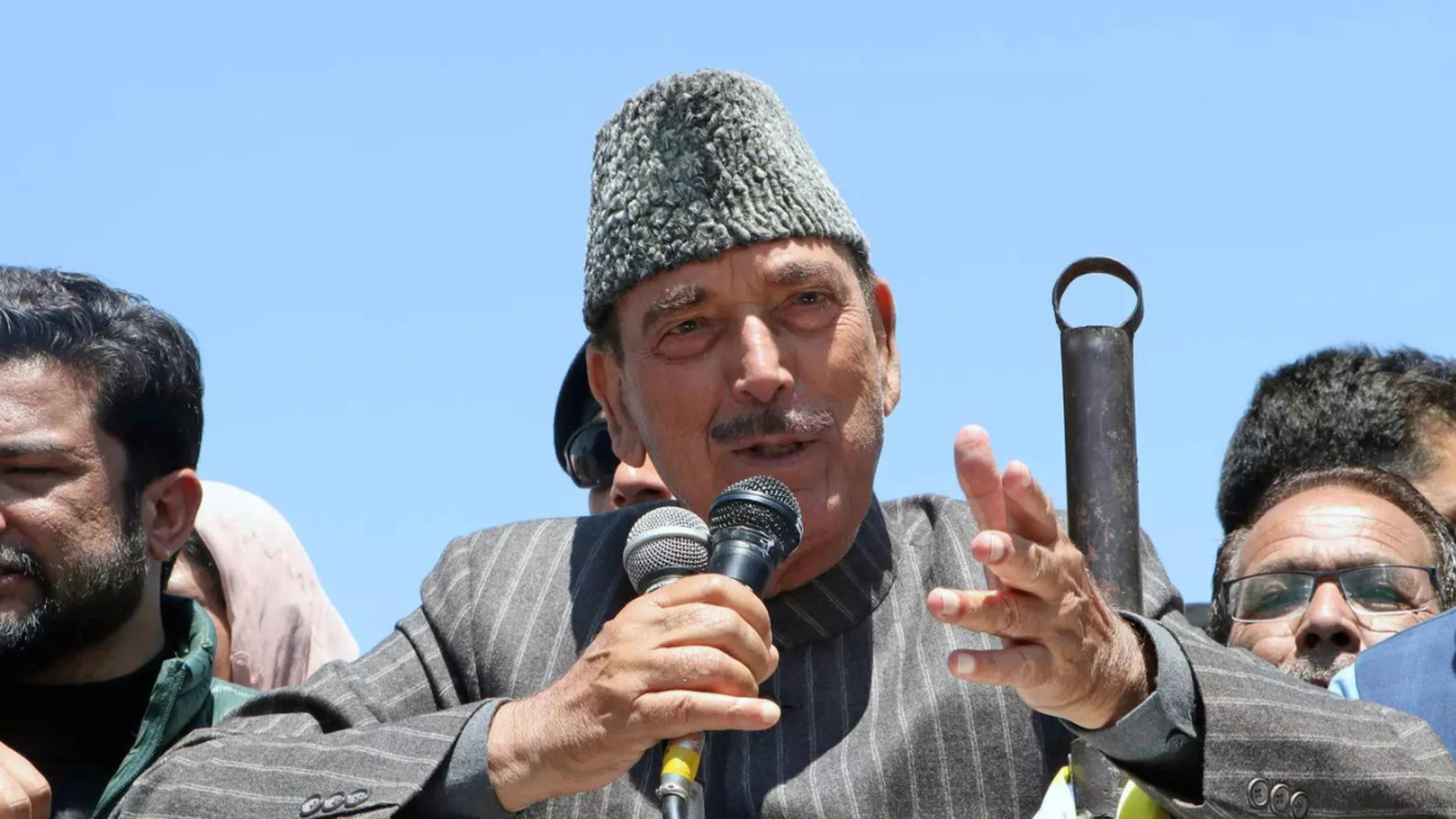 DPAP’s Strategy in Doubt as Ghulam Nabi Azad Withdraws From Election Campaigning