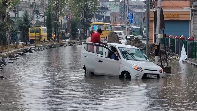 Monsoon Mayhem: Srinagar Faces Waterlogging
