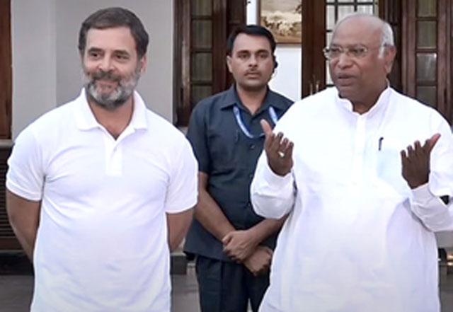 Rahul Gandhi, Kharge Arrive in Srinagar: NC Alliance Tops J&K Election Agenda