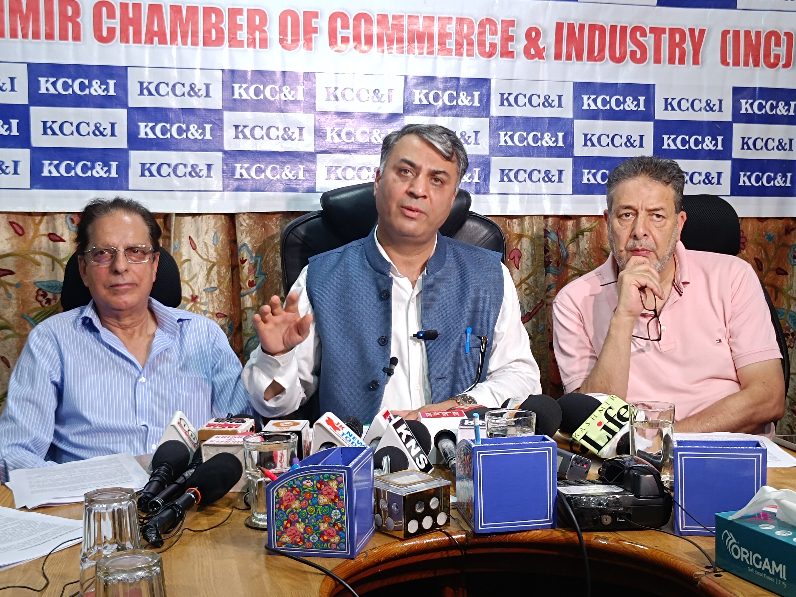 Kashmir Chamber Warns Against Sale of Fake Handicrafts
