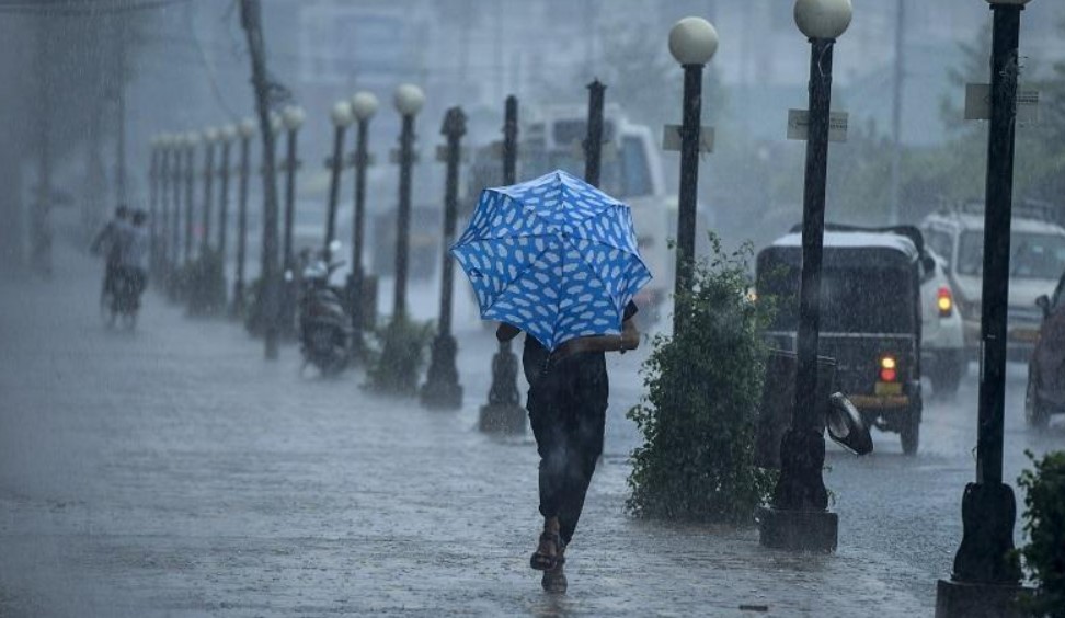 MeT Issues Warning: Kashmir Prepares for Torrential Downpour