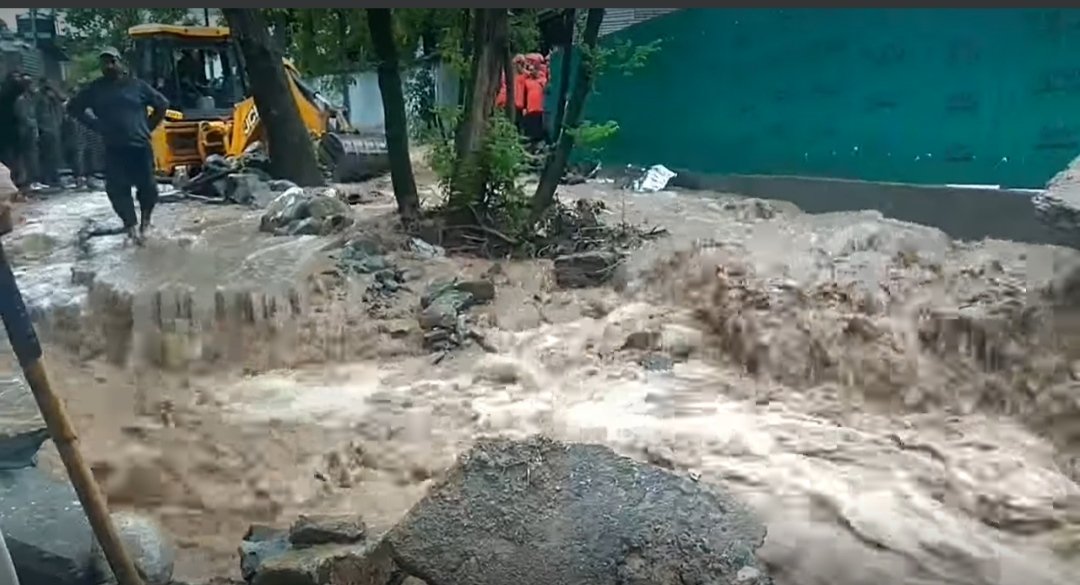 Nature’s Wrath: Flash Floods Hit Ganderbal, Machine Operator Swept Away In Banihal