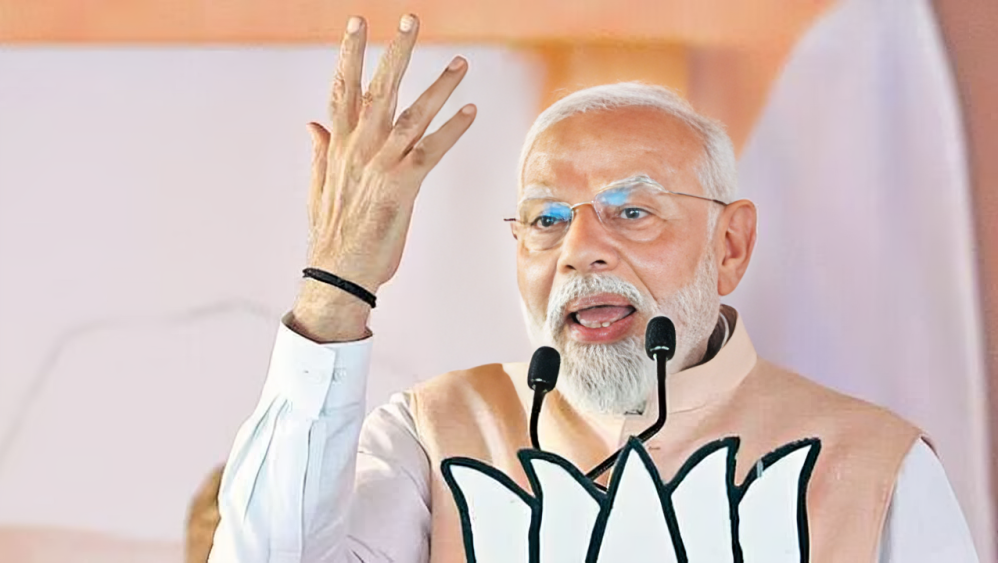PM Modi Slams 'Three Families' in Srinagar, Accuses Them of Pushing Stones Into Youths' Hands