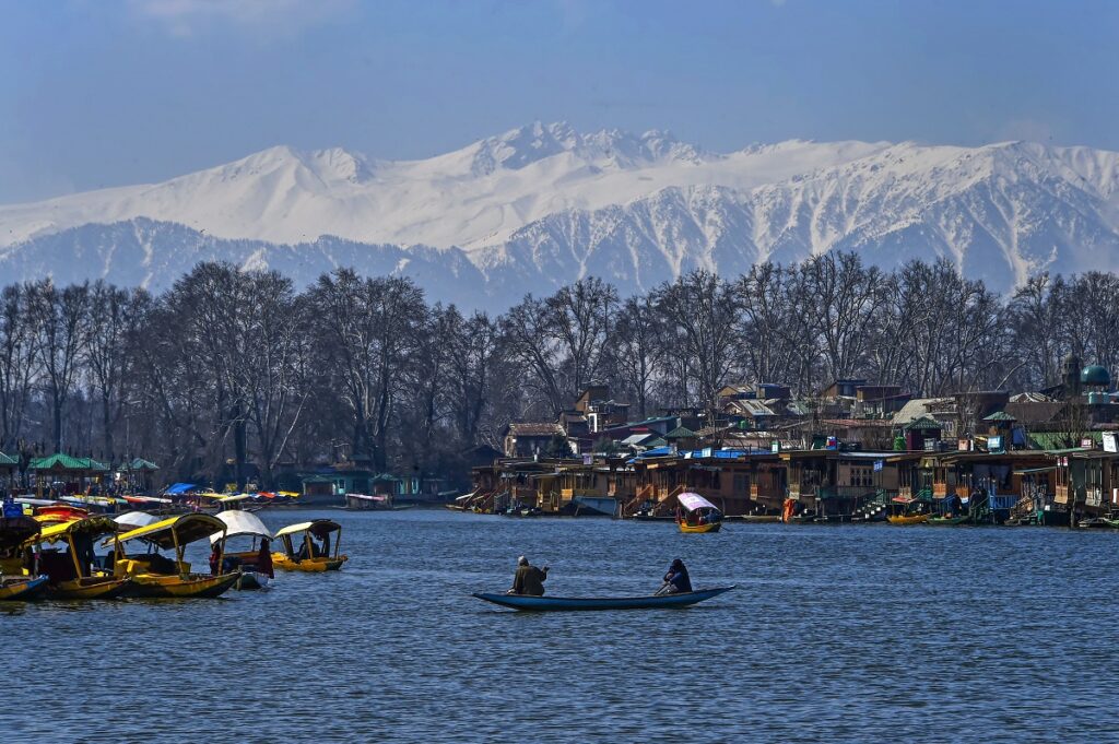 Harsh Winter Ahead: MeT Predicts Dry Weather in Kashmir Till Nov 30