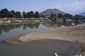 Kashmir's Dry Spell to End Briefly with Rain and Snow: MeT