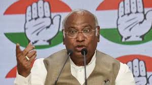 Kharge Faces Backlash from Kashmir Leaders on Article 370 Comments