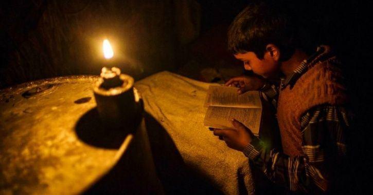 Unscheduled Power Cuts Leave Kashmir in the Cold: Residents Frustrated