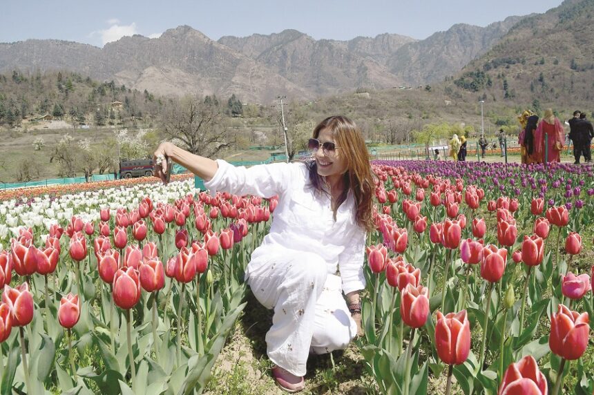 Record-Breaking Year: Kashmir Welcomes 16% More International Visitors