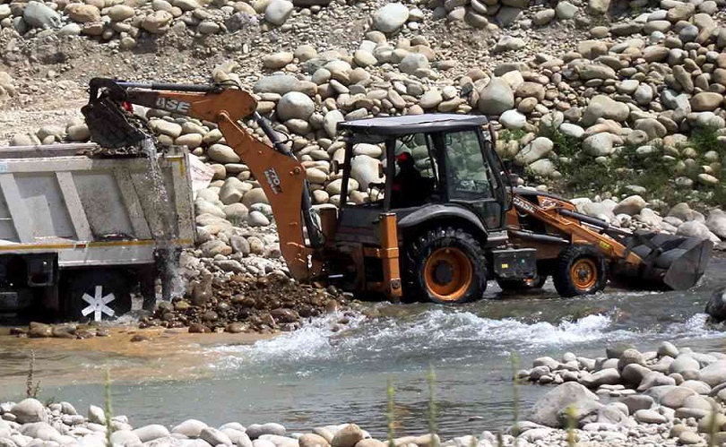 Illegal Riverbed Mining in Kashmir Leads to Drying Up of Springs in Pulwama and Beyond