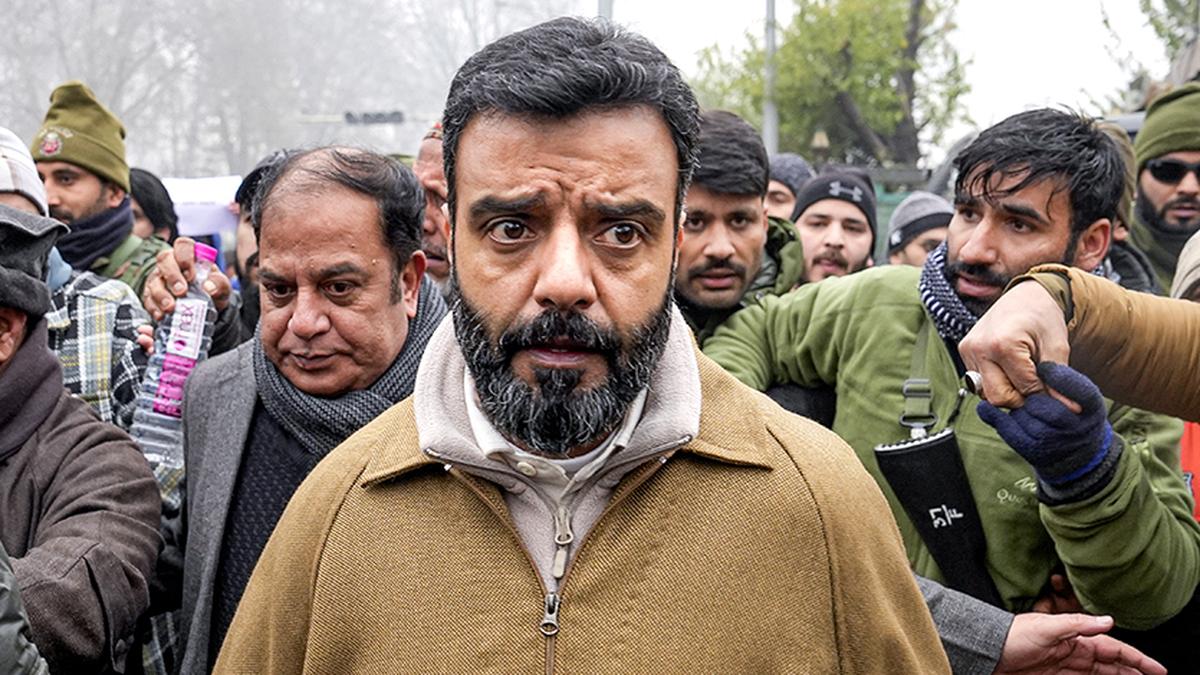 Kashmir Crisis: Aga Ruhullah Criticizes Security Forces for Torturing Individuals Labeled as OGWs