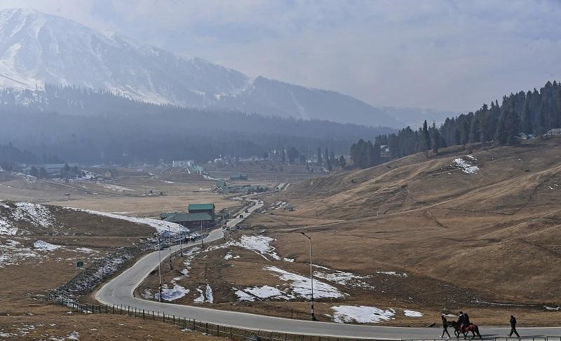 Kashmir's Warm January: 75% Less Snow and Day Temps 6 Degrees Higher Than Normal