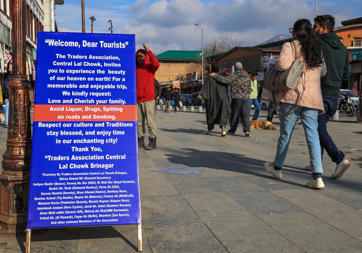 Srinagar MP Ruhullah Mehdi Slams Kashmir Police for Removing Anti-Alcohol Hoardings
