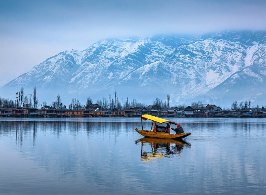 Snow and Showers Revive Kashmir’s Winter Charm: Water Bodies Rejuvenates