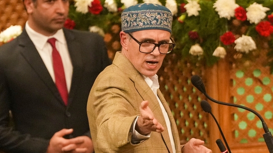 Article 370 Debate Reignites: Omar Abdullah Defends Resolution, BJP’s Shadow Government Raises Accountability Concerns