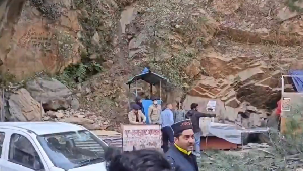Tragedy in Himachal Pradesh: Landslide Strikes Manikaran Gurudwara Area