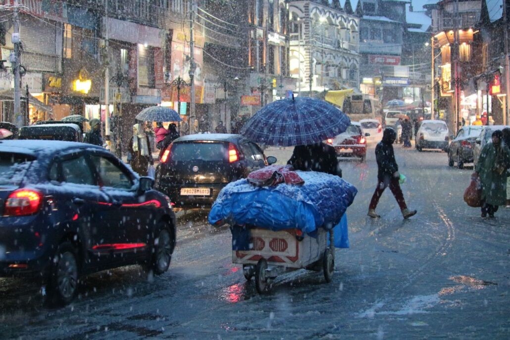 Severe Weather Alert: Jammu & Kashmir Braces for Heavy Rain and Snowfall