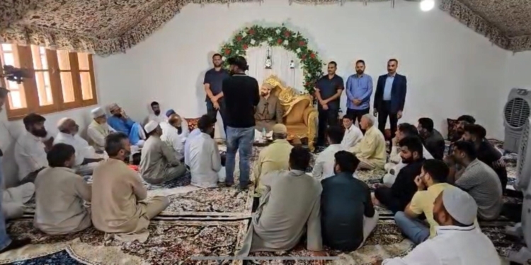 Online Gambling in Kashmir: Mirwaiz Umar Farooq Demands Urgent Ban Over Moral and Social Decay