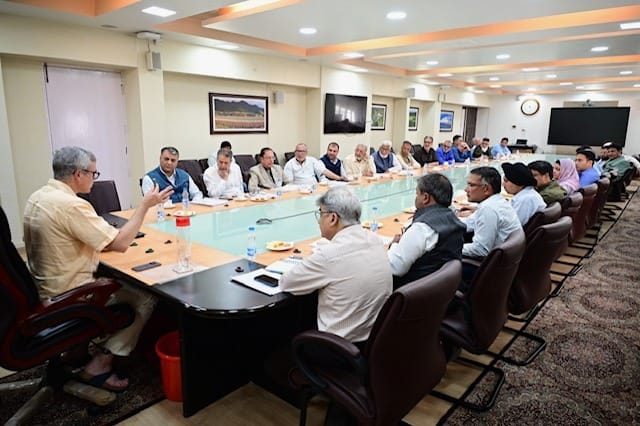 KCCI Meets CM Omar Abdullah to Discuss Kashmir’s Economic Revival