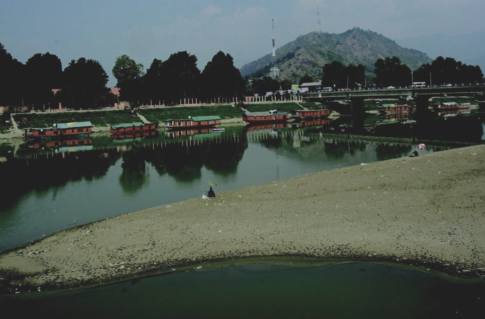 Kashmir Heatwave 2025: Intense June Heat Triggers Alarming Water Crisis in Jammu & Kashmir