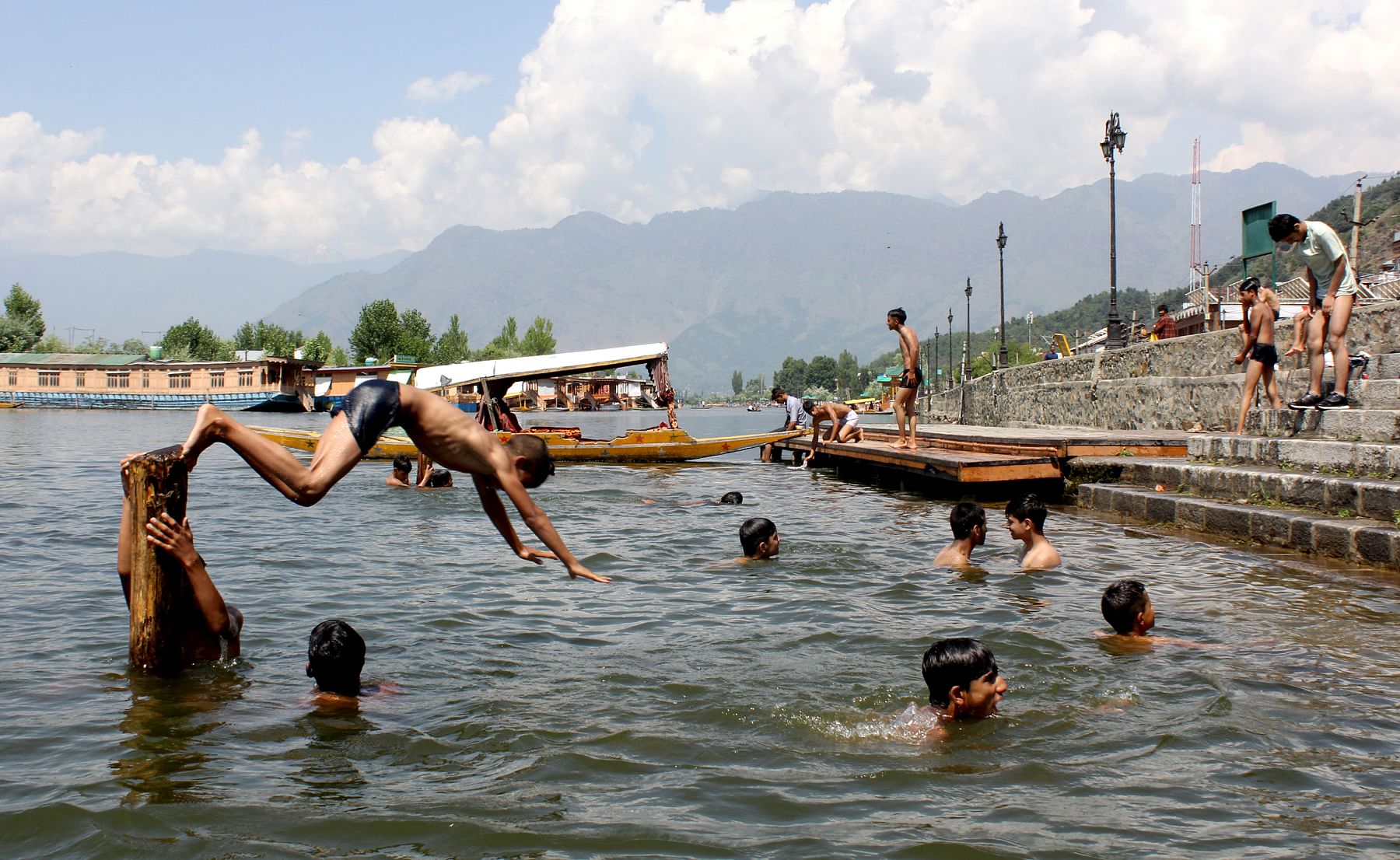 Scorching Jammu Heatwave: Samba Hits 43.9°C, Srinagar Swelters at 31.9°C