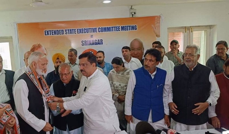 Two Senior DPAP Leaders Return to Congress in Jammu & Kashmir, Express Deep Remorse