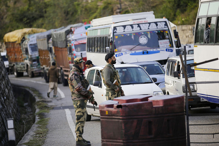 How Kashmir's Daily Life Suffers Under Convoy Culture, Neglect, and Yatra Gridlock During Extreme Weather