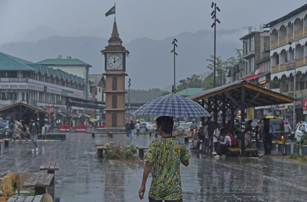 Monsoon Showers in Kashmir by July 6: A Long-Awaited Relief from Relentless Heat and Agricultural Distress
