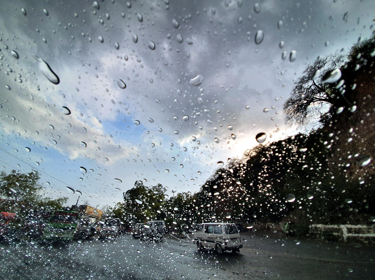 Relief Drenched in Chaos: Torrential Rains and Hailstorm Lash Kashmir After Scorching Heatwave