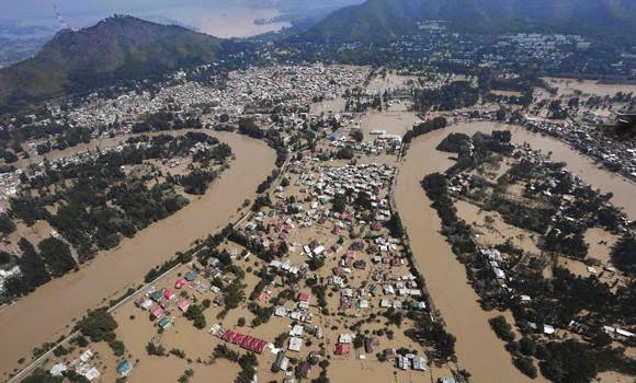 Kashmir Valley Flood Watch 2025: Rising Waters, Rising Fear in Srinagar as 2014 Nightmare Haunts Residents