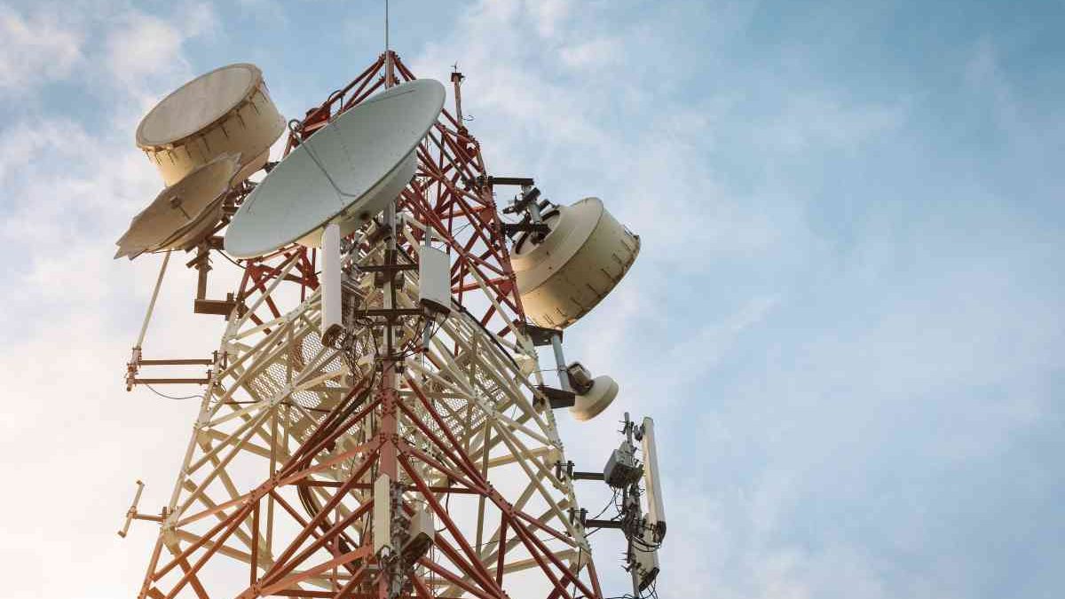 Telecom Blackout Amid Flood Panic Cuts Kashmir Off from the World