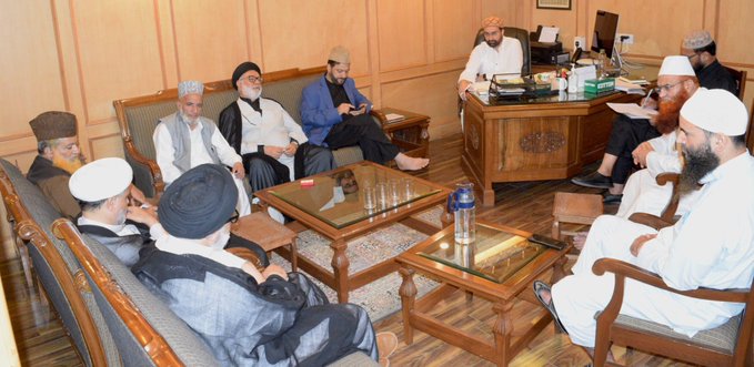 Hazratbal Shrine Plaque Controversy: Mutahida Majlis-e-Ulema Demands Respect for Faith & Tradition