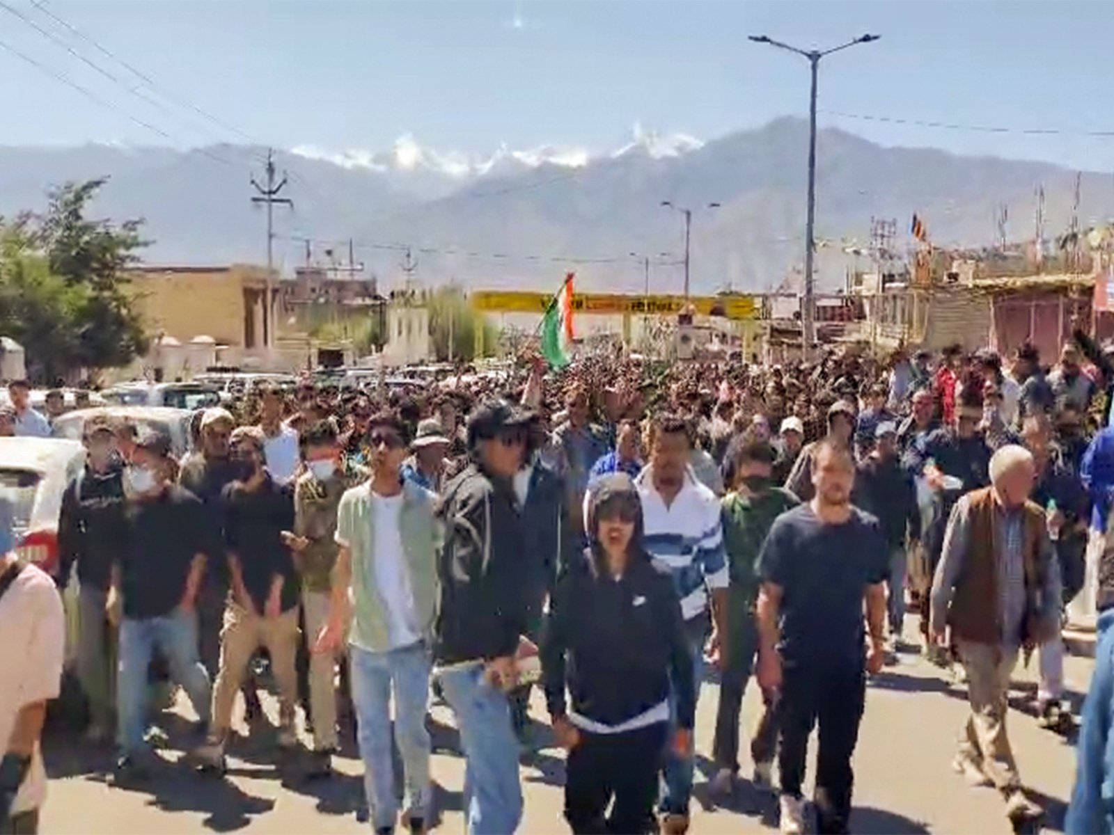 Ladakh Turmoil Sparks Alarm in Kashmir: Omar Abdullah, Mehbooba Mufti Warn of Crisis