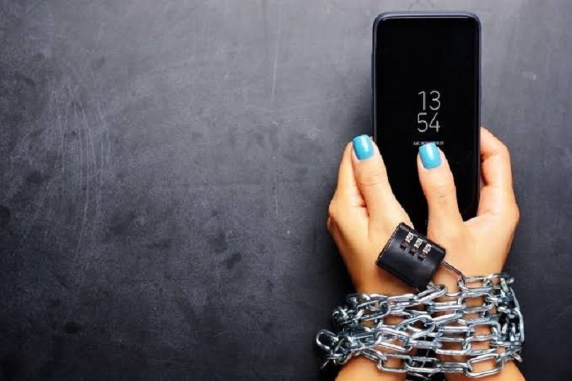 The Digital Danger Lurking in Kashmiri Homes: How Screen Addiction is Rewiring Childhood